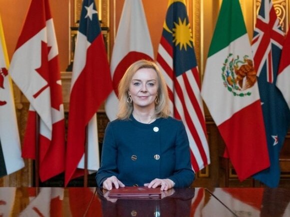   Фото с сайта www.elizabethtruss.com