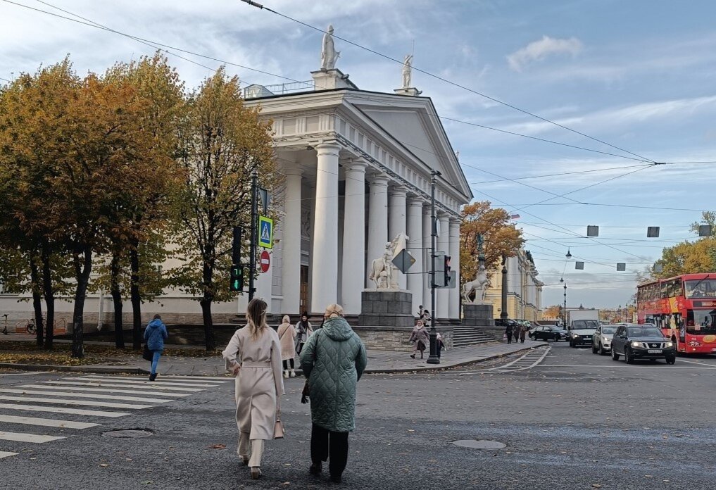 Здание Конногвардейского манежа