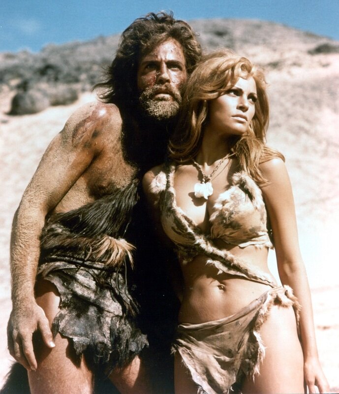 Джон Ричардсон и Рэчел Уэлш в фильме "За миллион лет до нашей эры", 1966 г.