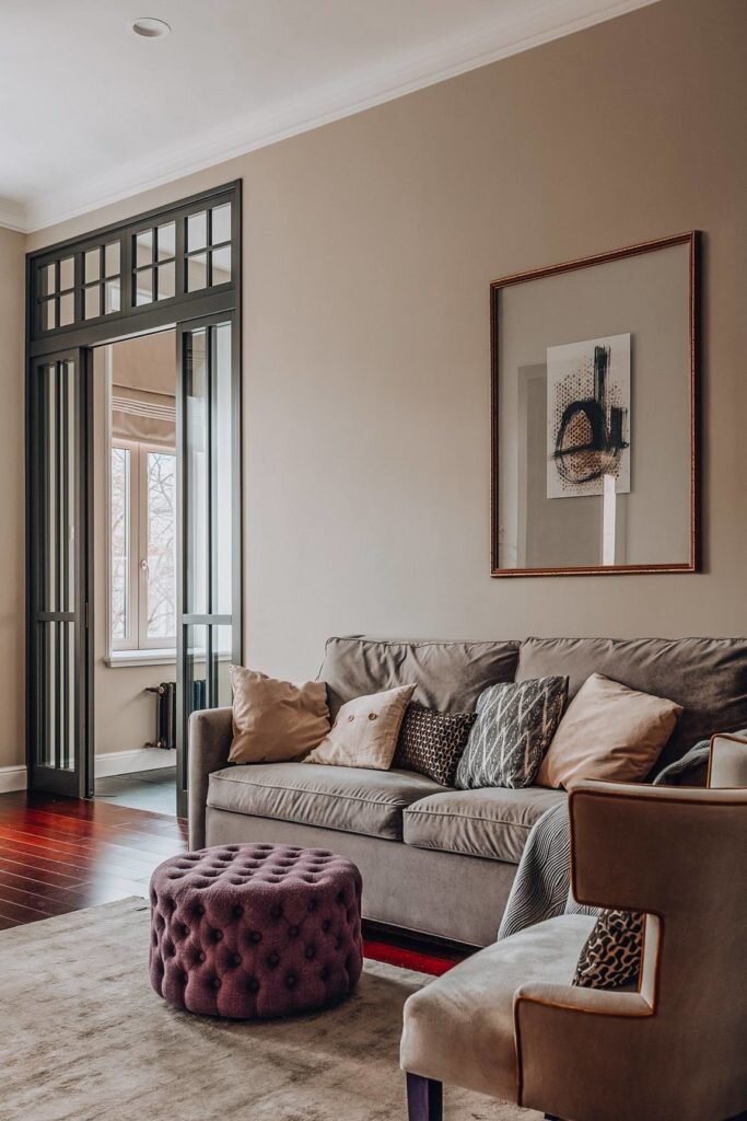 Перепланировка старого фонда. Элегантный классический интерьер квартиры с высокими потолками