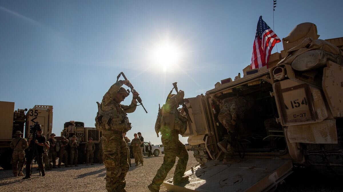    Солдаты на военной базе США В Сирии© AP Photo / Darko Bandic