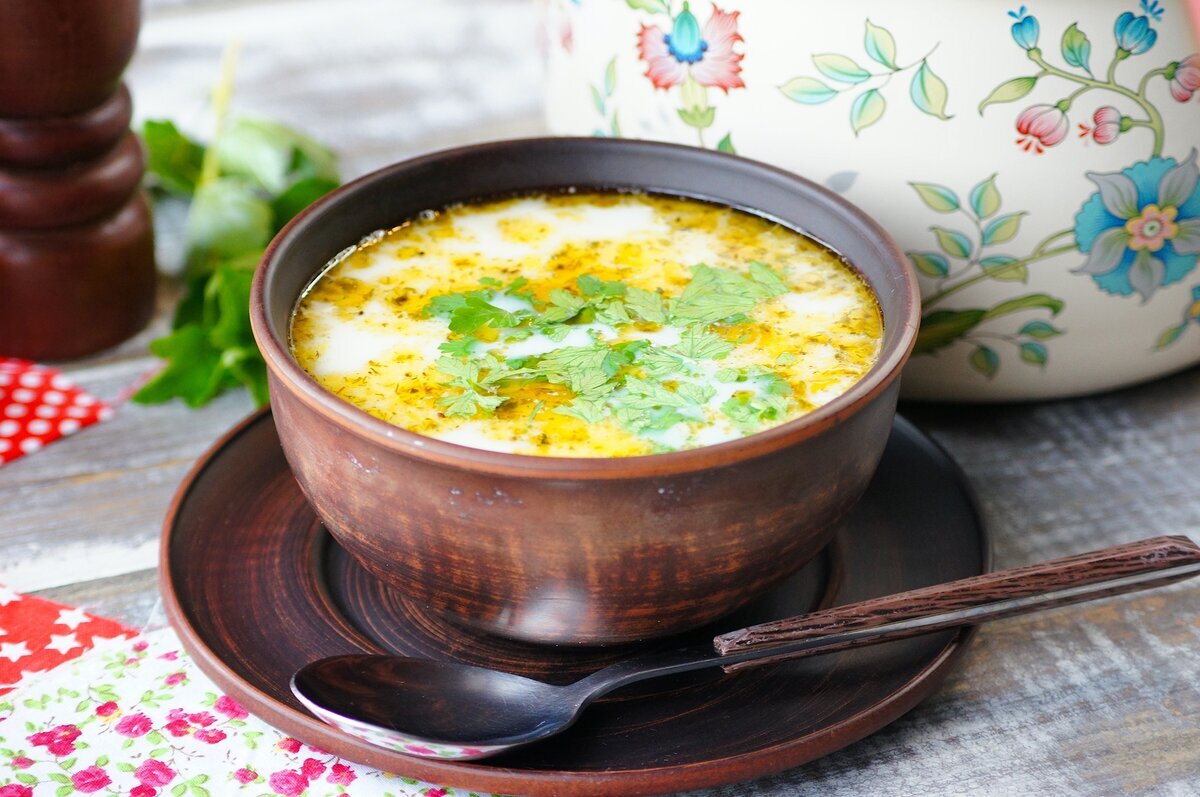 Плавленный суп с курицей. Суп с кабачками. Сырный суп с кабачками. Суп с кабачками и сыром. Сырный суп с чечевицей.