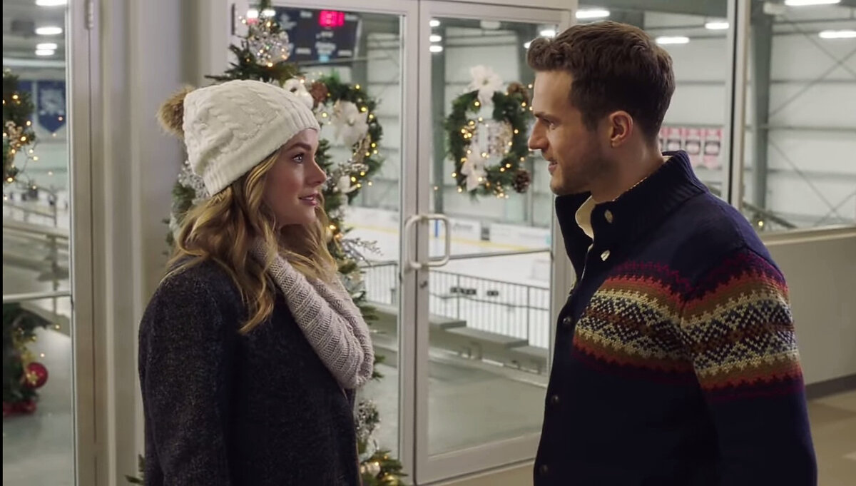 Фото из фильма "Рождество на льду" (2020) (скриншот автора статьи) 