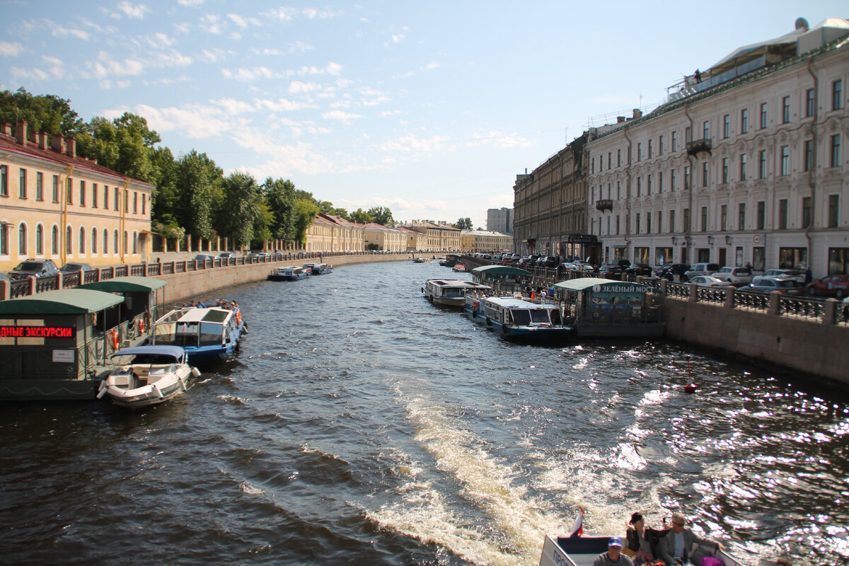Река Мойка.Университет Телекоммуникаций им. Бонч-Бруевича. (фото Автора). 