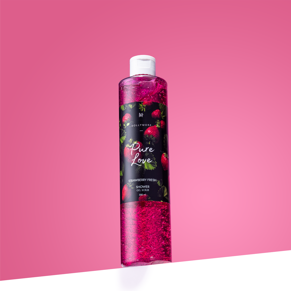 DOLLYMORE Pure Love Strawberry Fresh Нежный очищающий гель-скраб c мягкой моющей основой, экстрактами мяты и клубники