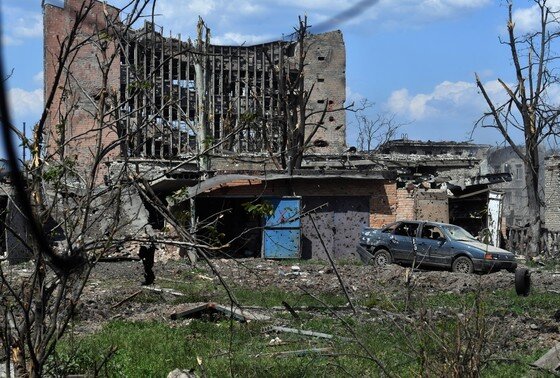    Разрушенные здания и постройки в Артемовске