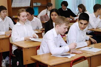    Школьники пишут итоговое сочинение © Telegram-канал главы г.о. Мытищи Юлии Купецкой