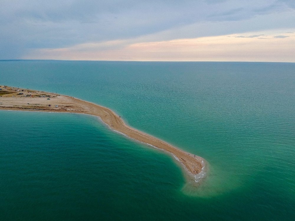 Пляж Бакальская коса Крым