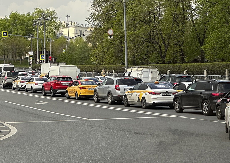   Стало известно, от чего будет напрямую зависеть динамика ввоза автомобилей в будущем