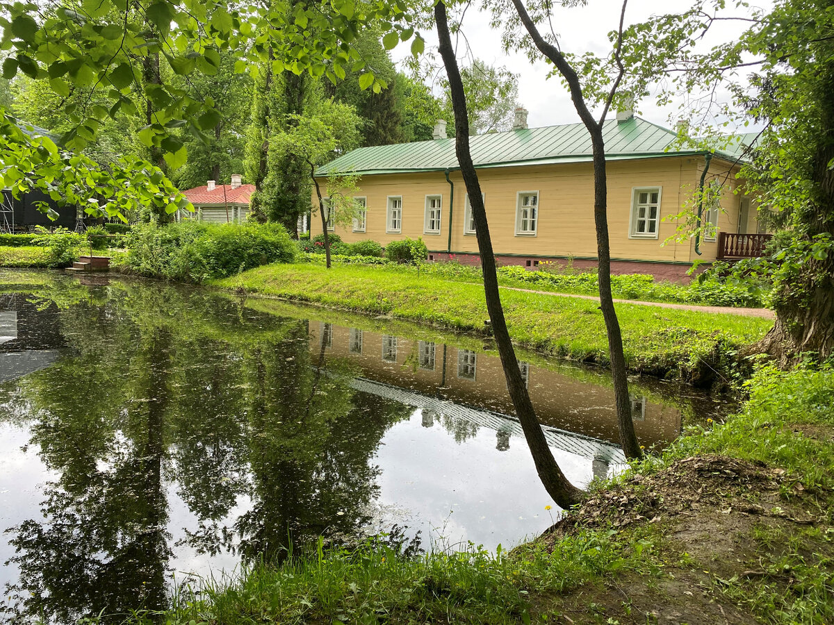 Дом в Мелихово, где Чехов жил с родителями и сестрой с 1892 по 1898 годы