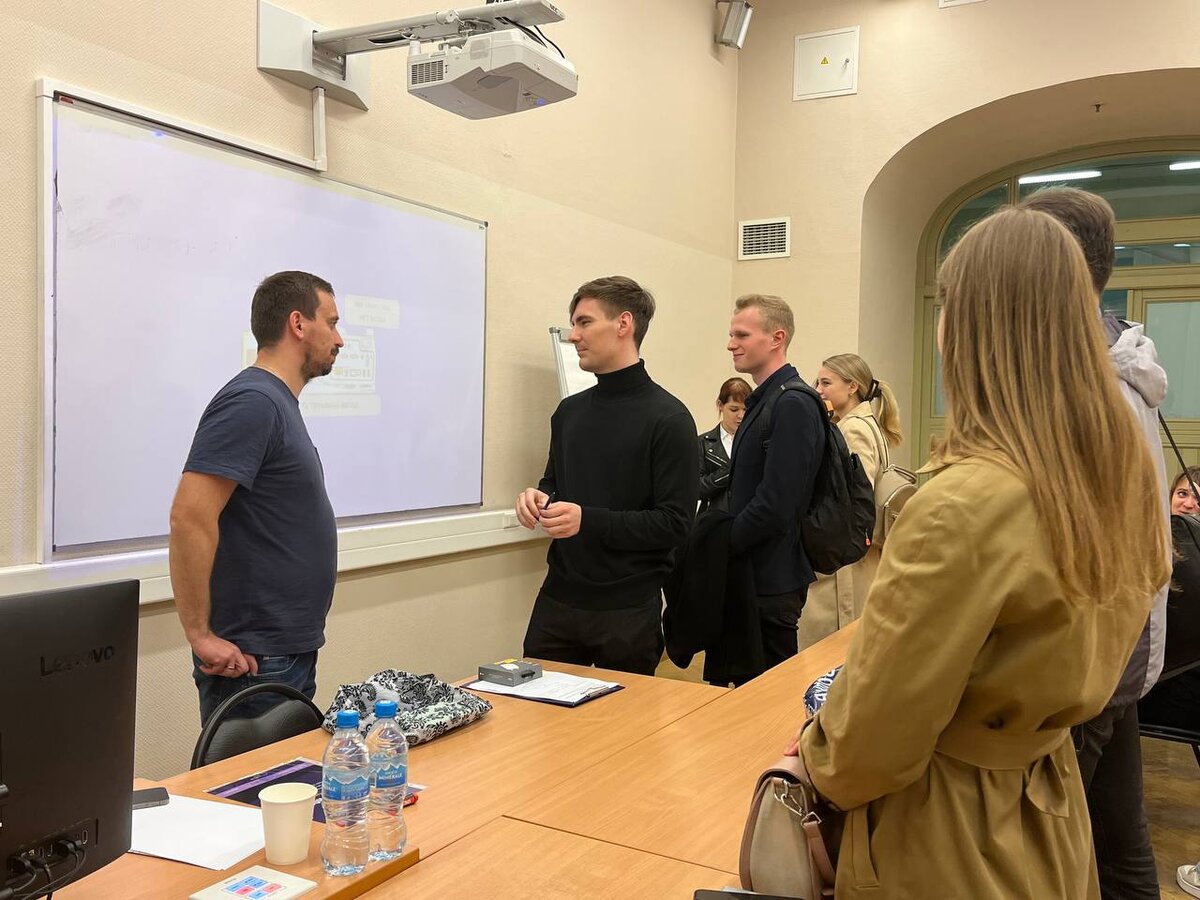 Представитель группы компаний. Астэк с саратов. Гранфельд игорь юрьевич. Ильичев востсибстрой иркутск. Представитель группы компаний.