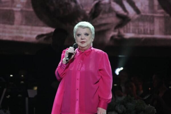     Светлана Крючкова, фото: t.me/seleba_news/1446