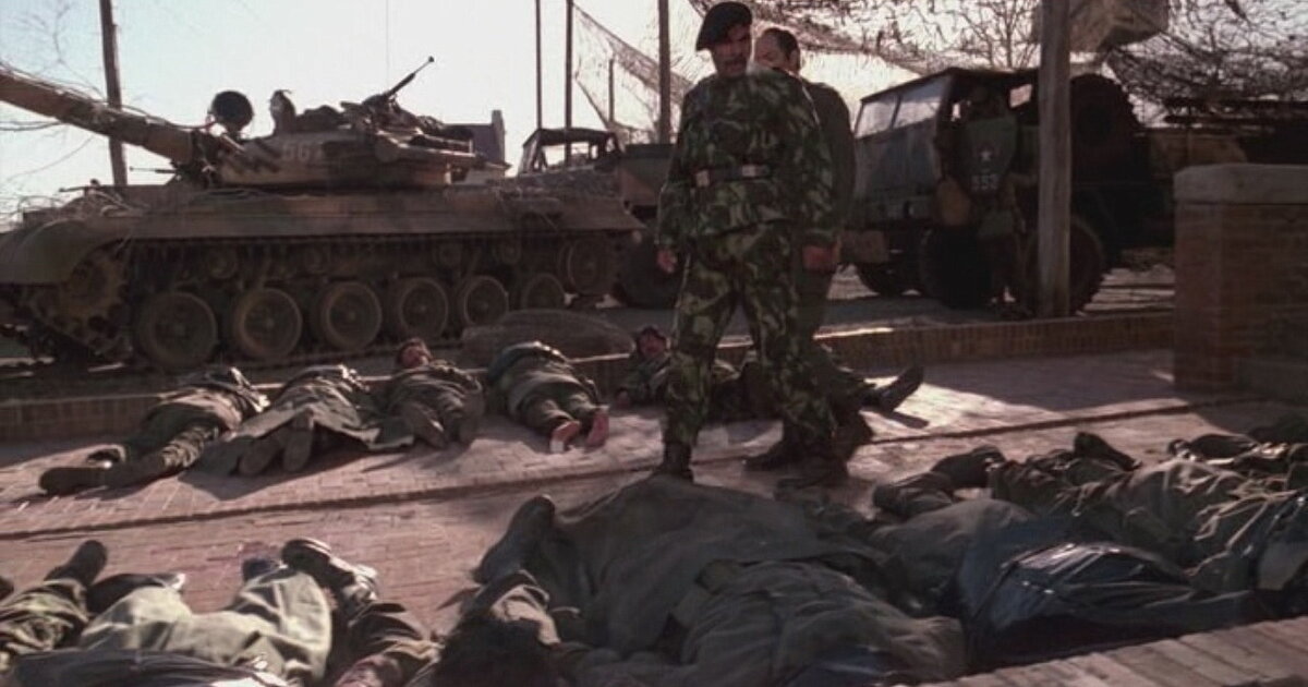 Советский бутафорский танк Т-72. Кадр из фильма