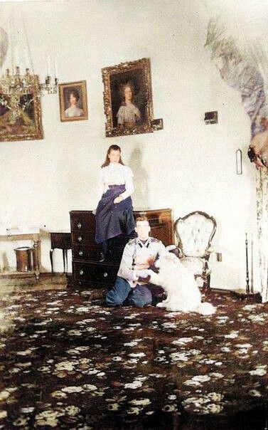 Великая княжна Ольга с братом, Михаилом, в пользу которого отречется Император Николай 2