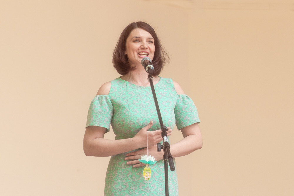 Ведущая, Юлия Карпова