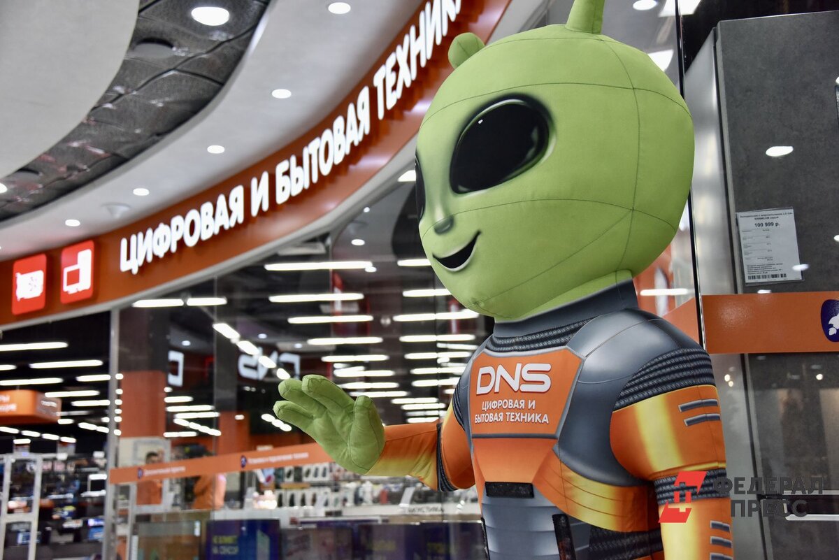 Женщина хотела приобрести в магазине новый телевизор.  Фото: Полина Зиновьева