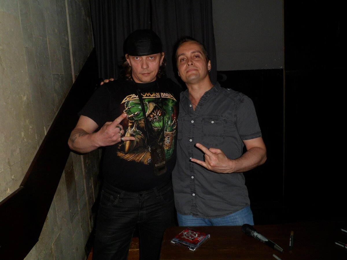 31 мая 2013. клуб Rock House, Москва. Я и Андрей Лобашёв. Фото Екатерины Малаевой