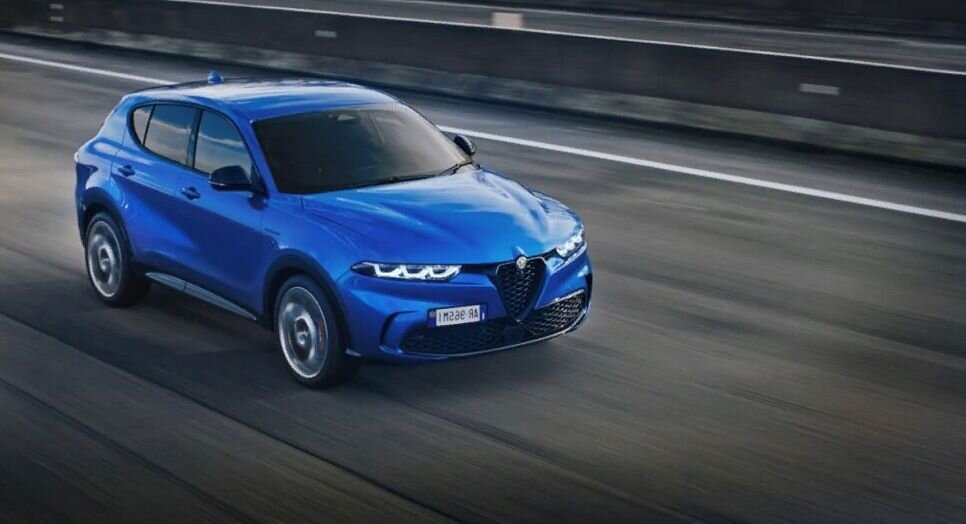 "Alfa Romeo Tonale". Она проезжает более 48 километров без подзарядки