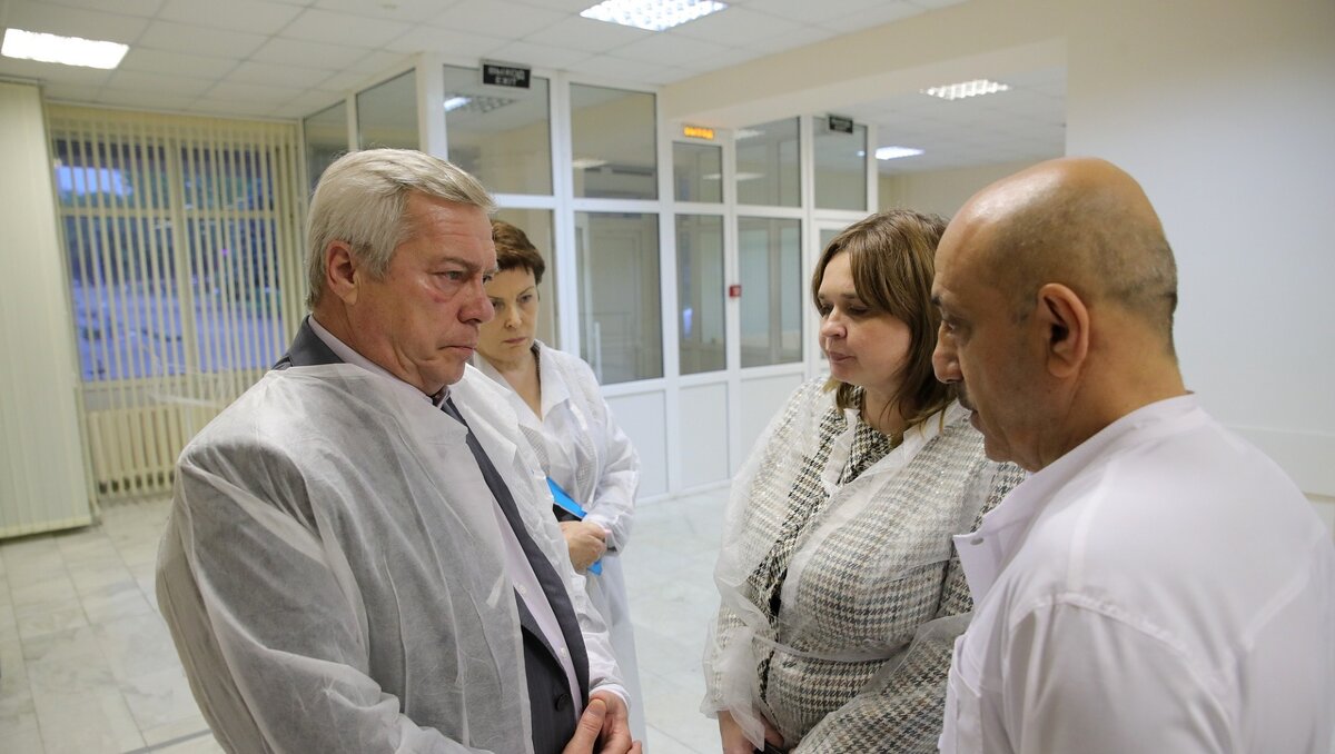     В Ростове-на-Дону в результате опрокидывания трибуны на Гребном канале «Дон» пострадали 36 человек, в том числе 24 ребенка, сообщили в правительстве региона.