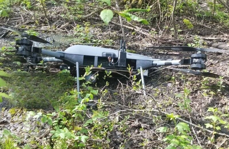 сбитый БПЛА Malloy Aeronautics Т150 в Белгородской области. Данные дроны поставляются Украине из Великобритании и используются для сброса 82-мм мин, одну из которых можно заметить на сбитом беспилотнике, пишет @milinfolive