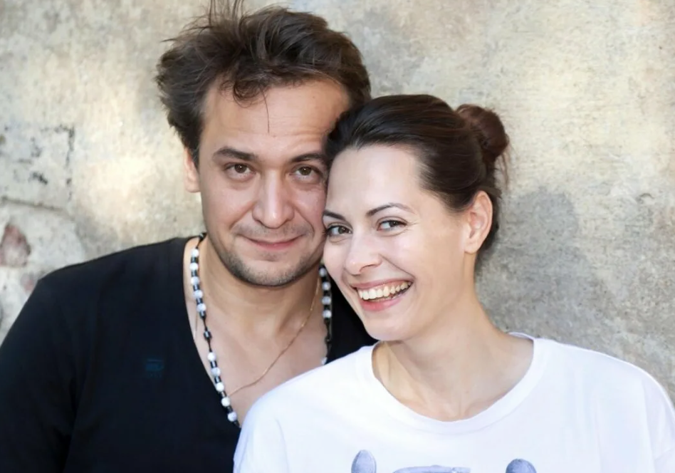 Кирилл жандаров с женой и сыном фото