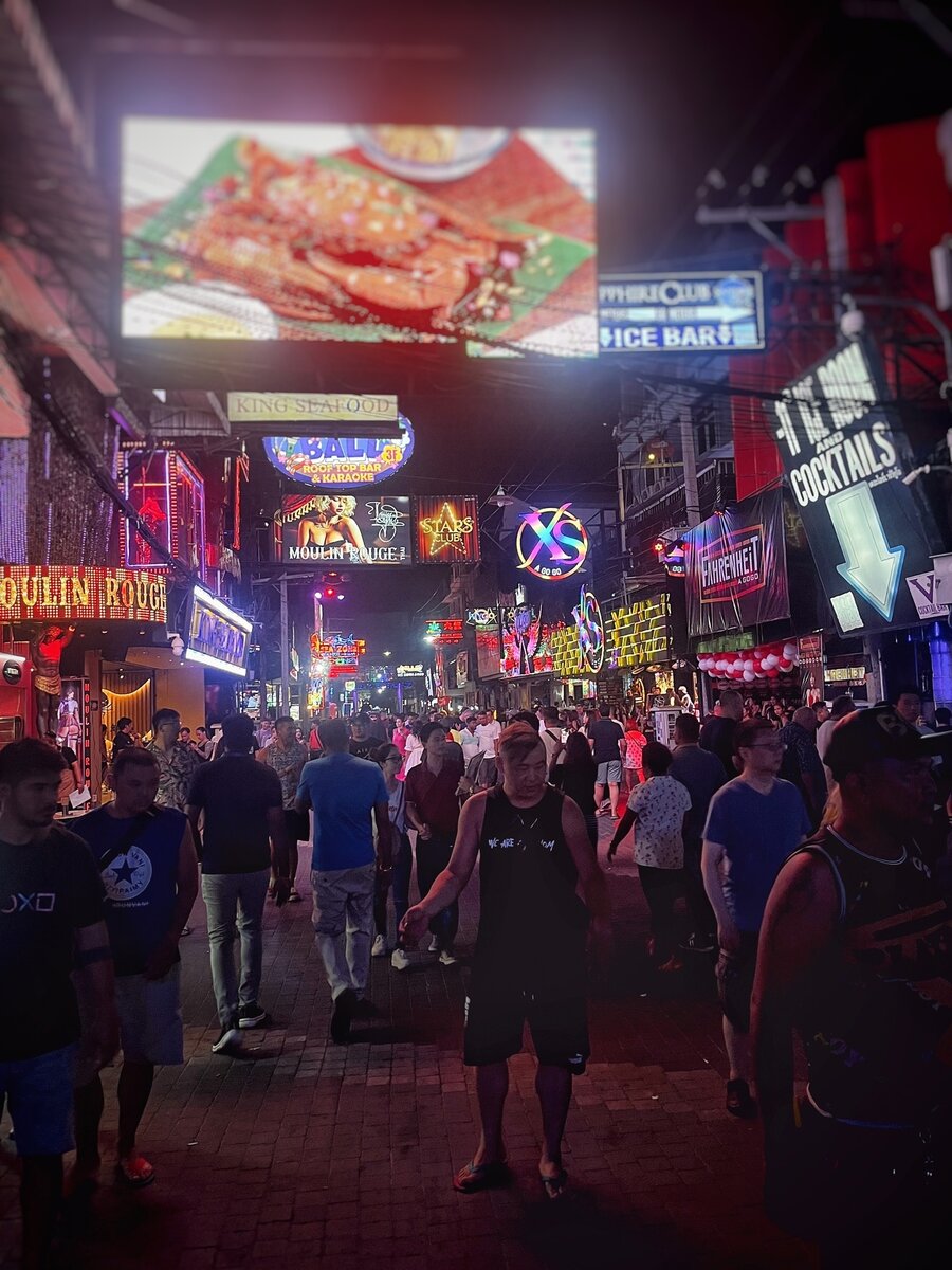 WALKING STREET: Приличная заметка о самом неприличном месте ТАИЛАНДА |  WОЛКИ – самый искренний travel-тандем | Дзен