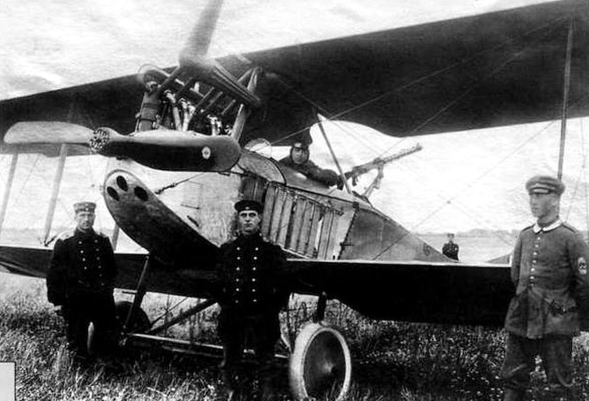      Иммельман в кабине аэроплана LVG D.IV Pol (C.I), июль 1915 года. Фото: military.wikireading.ru