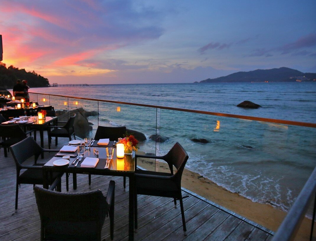 ресторан с видом на море