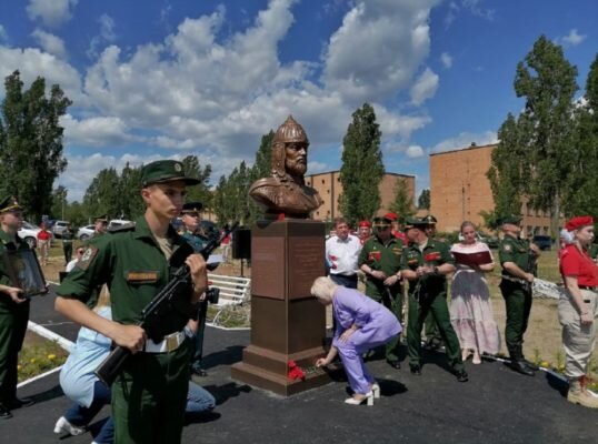    В Камышине открыли парк семьи имени Александра Невского (фото пресс-службы городской администрации)