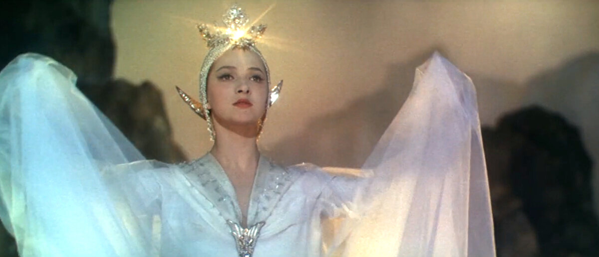 Кадр из кинофильма "Сказка о царе Салтане", 1966 г., режиссер Александр Птушко, сценаристы Александр Птушко, Игорь Гелейн, композитор Гавриил Попов (скриншот)