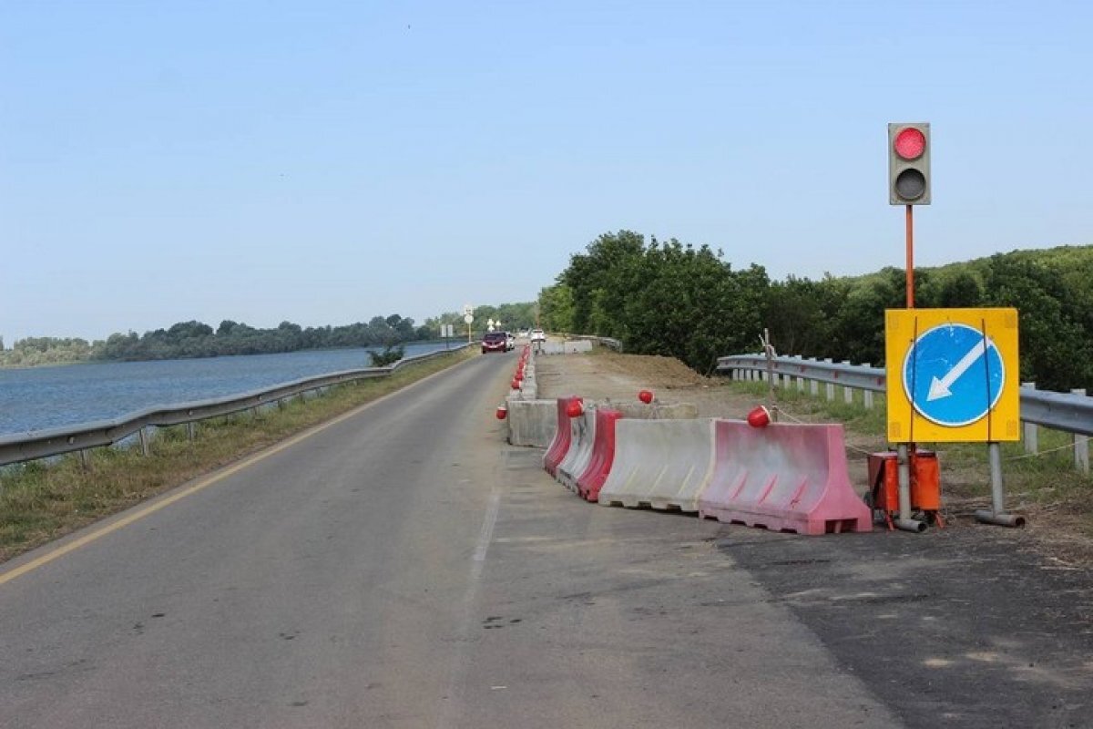    В Адыгее возобновили движение по дамбе Октябрьского водохранилища