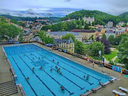 Бассейн в Карловых Варах.