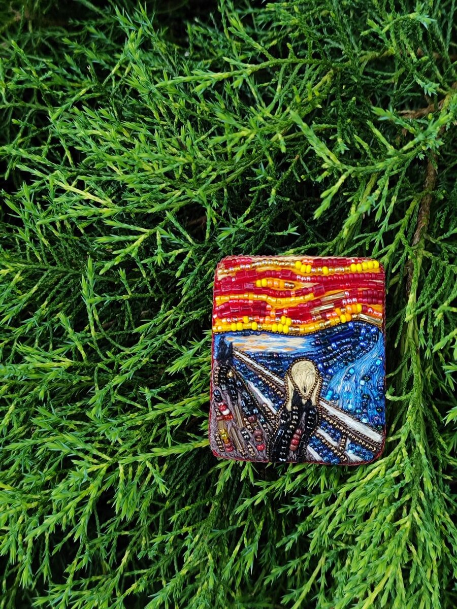 На фото брошь ручной работы в моем исполнении 