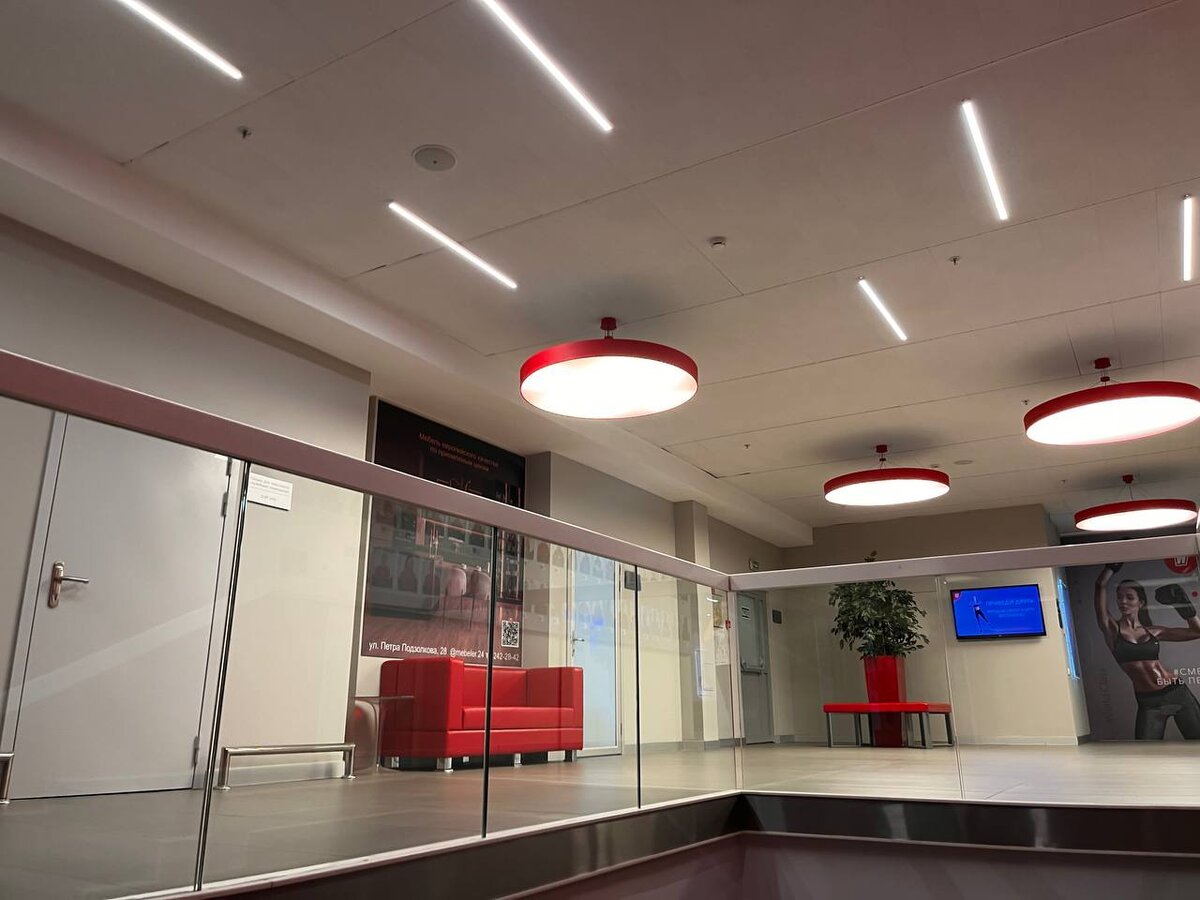 Последнее, что я увидел, спускаясь по лестнице к выходу