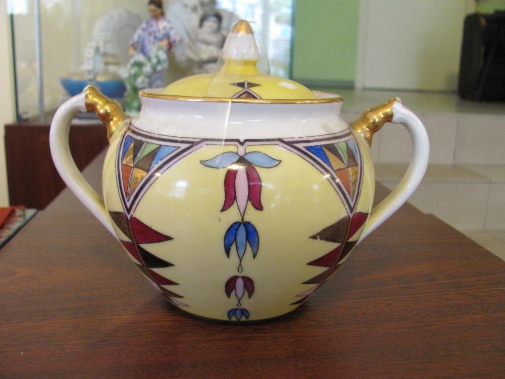 Сахарница.