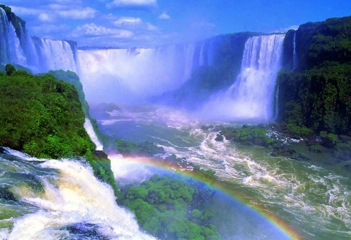 В мире есть такое место. Водопады Игуасу Аргентина. Чудеса света водопад Игуасу. Бразилия водопады Игуасу. Водопад Игуасу в Южной Америке.