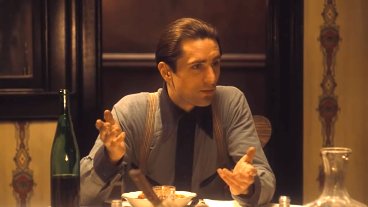 Кадр из кинофильма "Крестный отец 2", 1974 г., режиссер Фрэнсис Форд Коппола, сценаристы Фрэнсис Форд Коппола, Марио Пьюзо, композитор Нино Рота (скриншот)