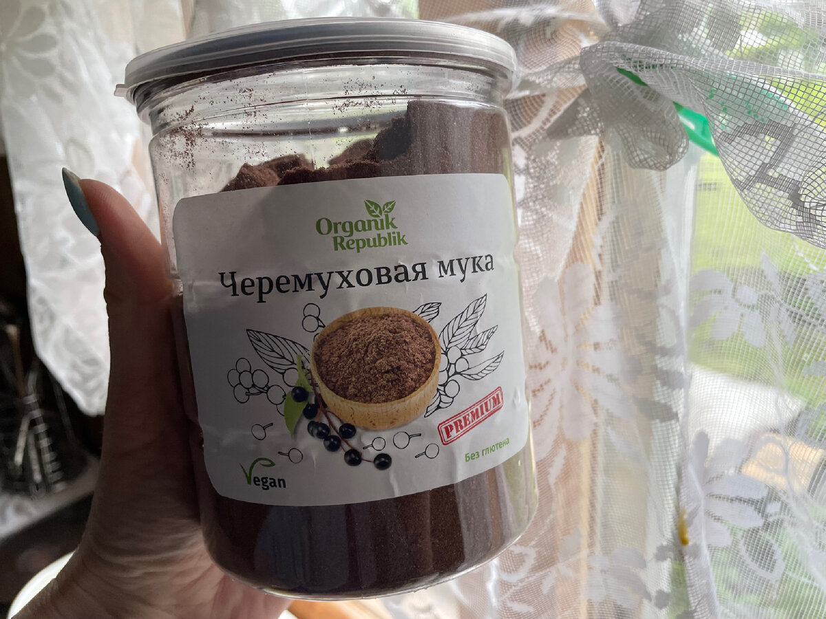 Десерт с черемуховой мукой и творогом