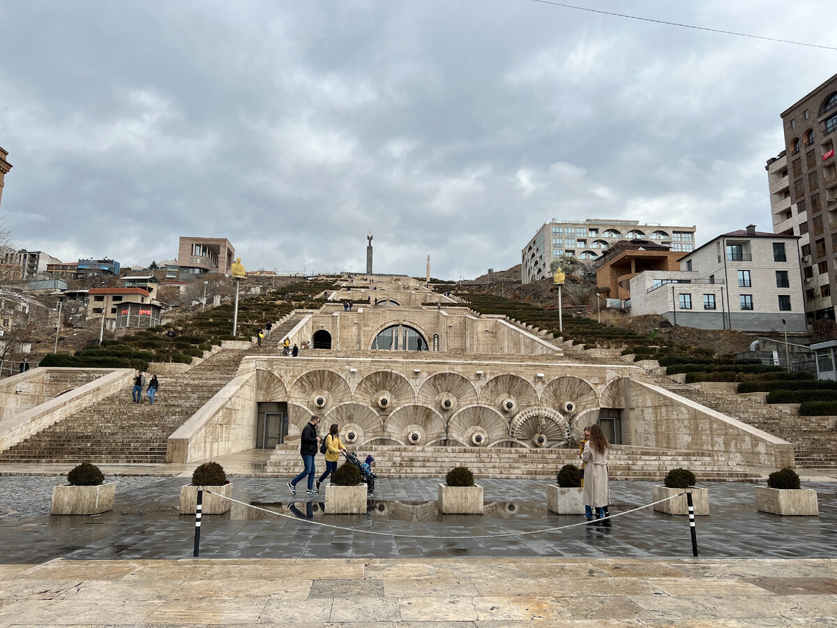 Ереванский «Каскад». Фото автора