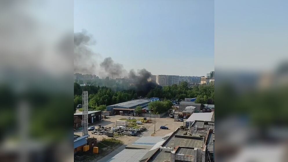 Горело санкт петербург. Пожар в СПБ сейчас. Сильный пожар. Пожар Витебский проспект. Пожар на Фучика.