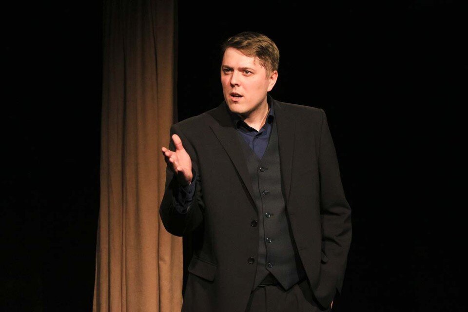    «Письма любви» в Молодежном театре Алтая Олег УКЛАДОВ