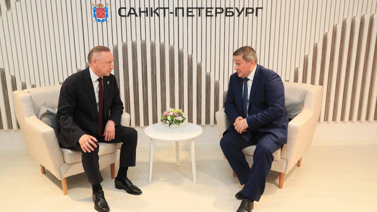     На совещании, состоявшемся в рамках Петербургского международного экономического форума-2023, губернатор Волгоградской области Андрей Бочаров и губернатор Санкт-Петербурга Александр Беглов обсудили вопросы развития партнерских связей между регионами и реализации совместных проектов.