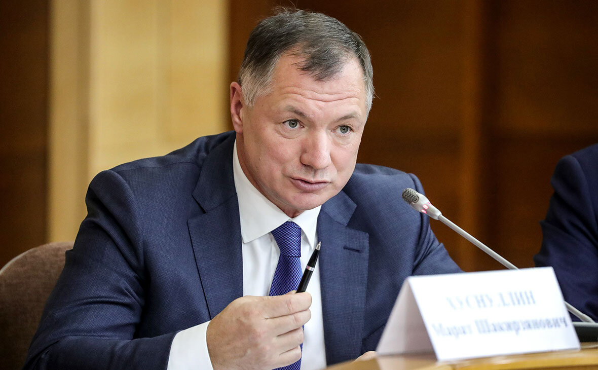 Это, можно сказать, главный в нашей стране по строительству и одновременно куратор Южного федерального округа.