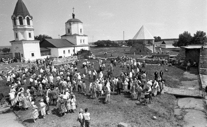 Фото: realnoevremya.ru/ Михаил Козловский, первый Всемирный конгресс татар, 1992 год 