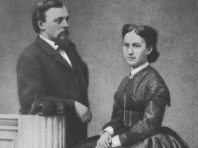 С.И. Мамонтов и Е.Г. Мамонтова