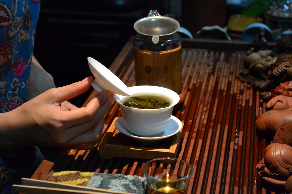 Программа чаепития. Китайская чайная церемония гунфу ча. Гунфу ча церемония. Чайные традиции Китая гунфу ча. Китайская чайная церемония молочный улун.