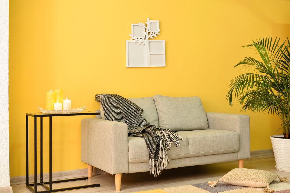     Как вписать семейные фото в интерьер квартиры? Лайфхаки по оформлению стен от дизайнера интерьера