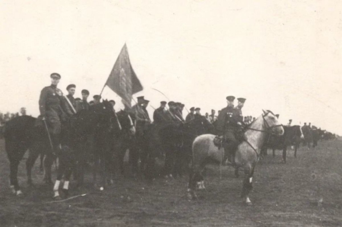    Радий Хабиров показал архивные снимки героев Шаймуратова и Кусимова