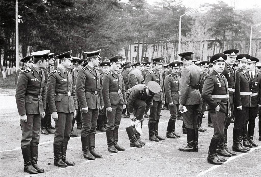 Строевой смотр. Фото Бориса Медведева...