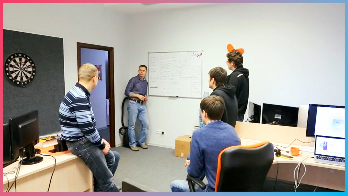 Команда проекта Notissimuss за обсуждением нового проекта по защите от скликивания